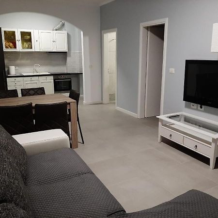 Junik Apartment Orikum Buitenkant foto