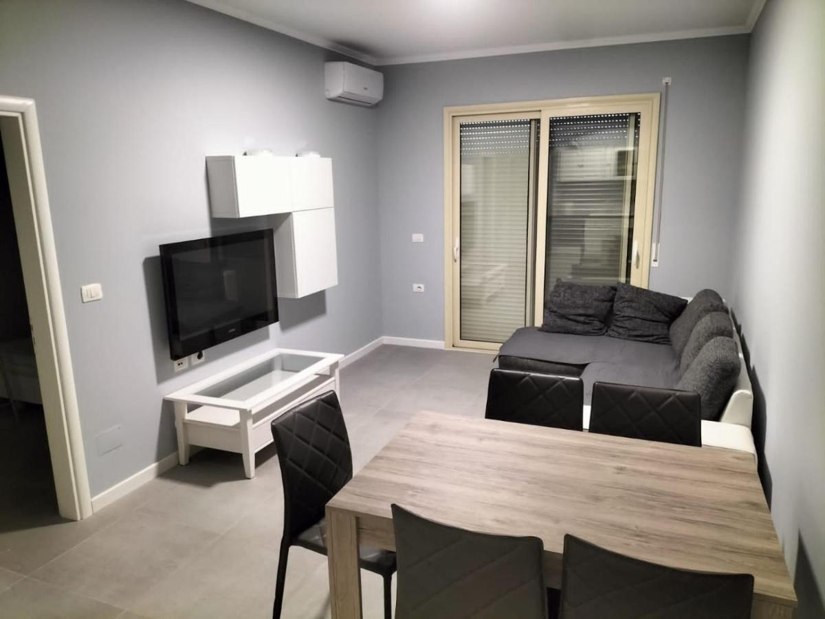 Junik Apartment Orikum Buitenkant foto