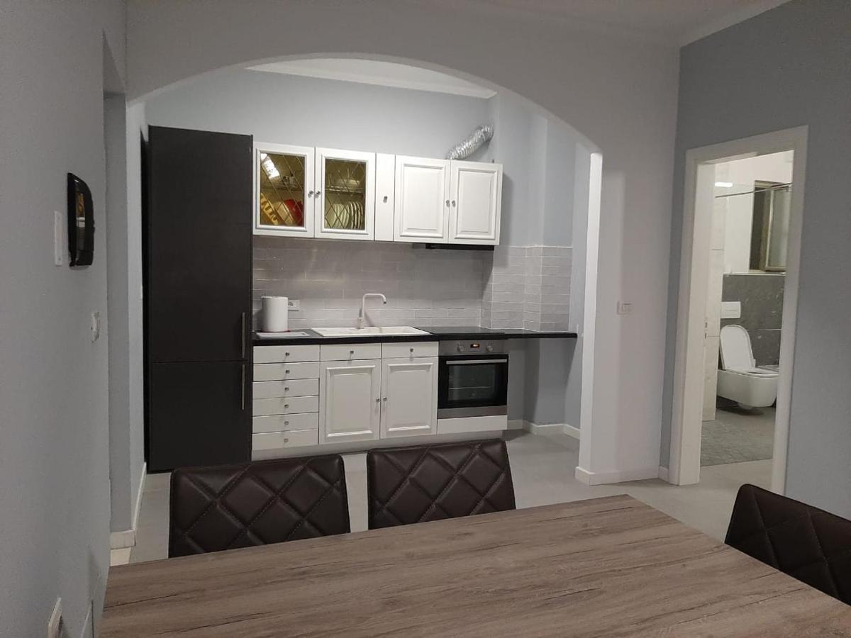 Junik Apartment Orikum Buitenkant foto